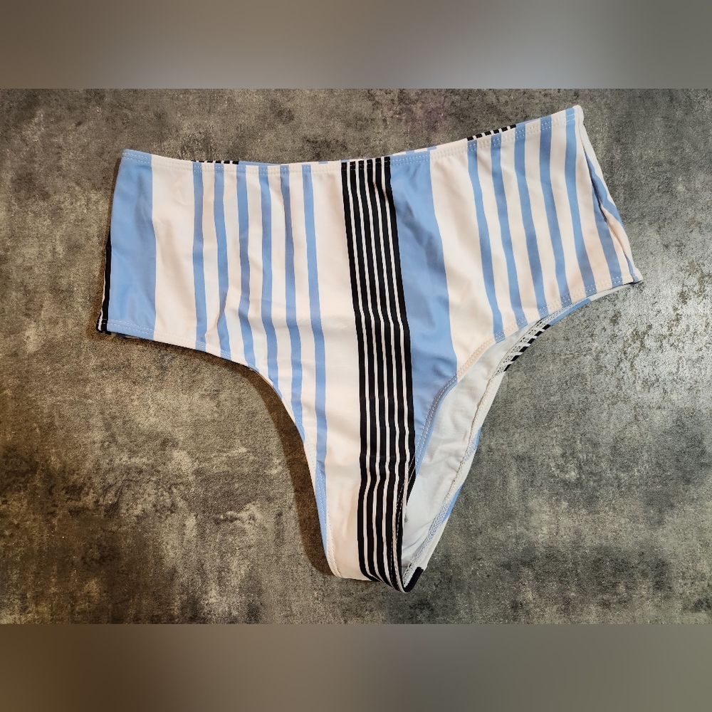 NWT Kamoni swim bottoms